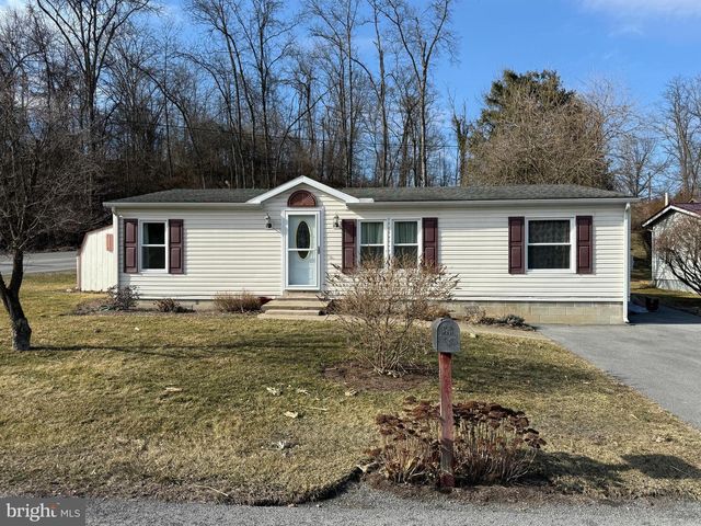 1 CHAPEL DR, Lewistown, PA 17044