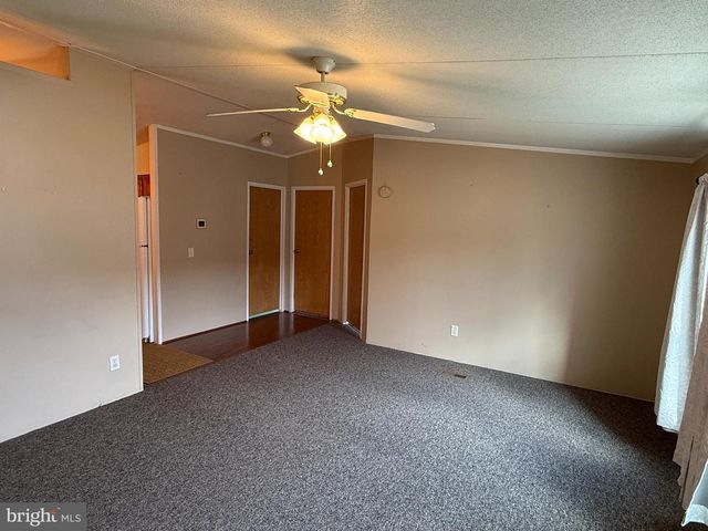 1 CHAPEL DR, Lewistown, PA 17044