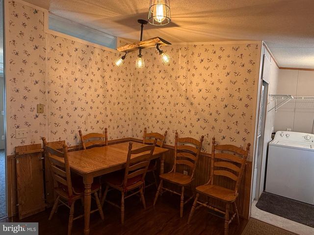 1 CHAPEL DR, Lewistown, PA 17044