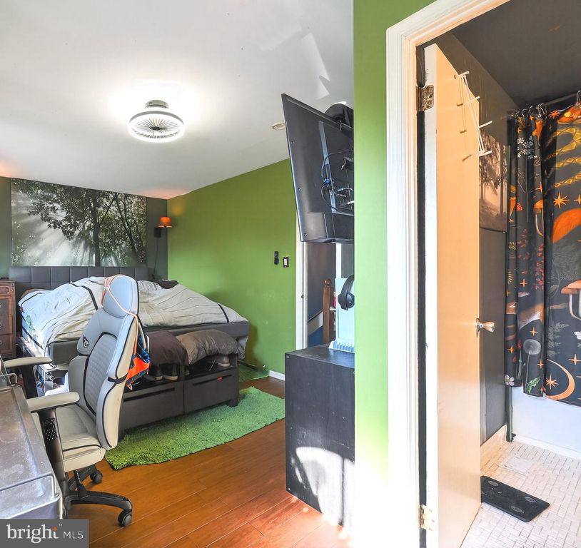 301 WINTERFALL, Norristown, PA 19403