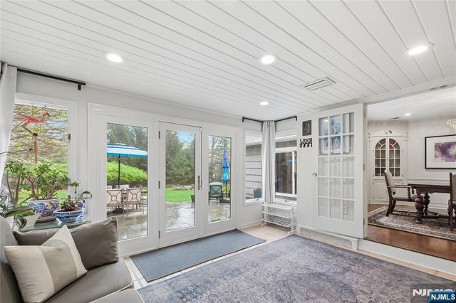 20 Deerhorn Trail, Upper Saddle River, NJ 07458