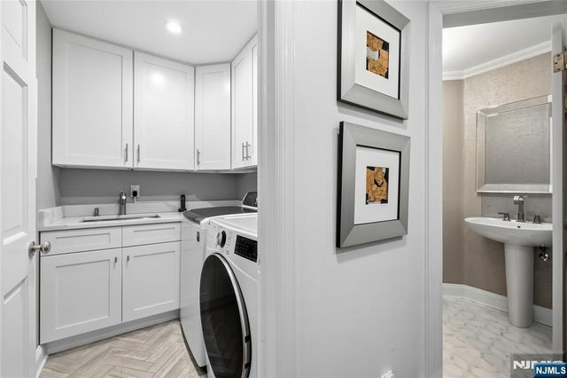 20 Deerhorn Trail, Upper Saddle River, NJ 07458