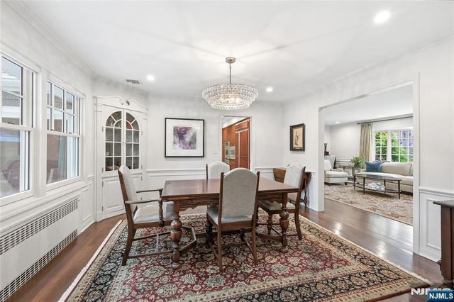 20 Deerhorn Trail, Upper Saddle River, NJ 07458