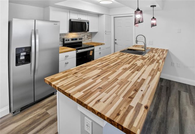 5440 ORANGE BLOSSOM ROAD N, Pinellas Park, FL 33782