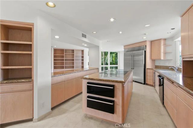 2 Inverness Lane, Newport Beach, CA 92660