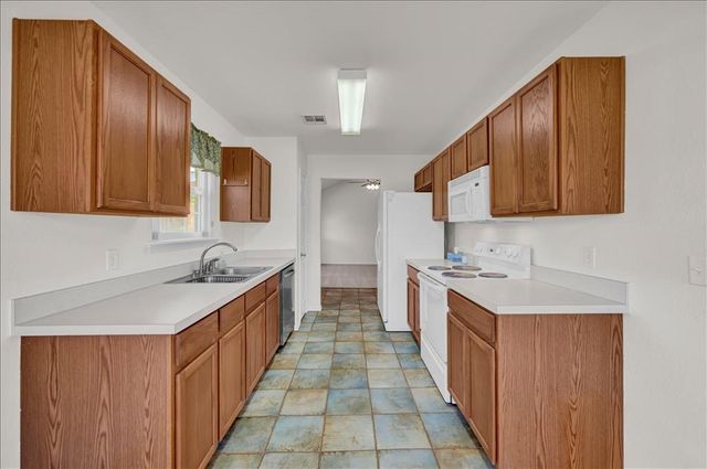 337 W Chantilly Way, Mustang, OK 73064