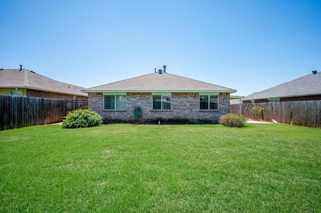 337 W Chantilly Way, Mustang, OK 73064