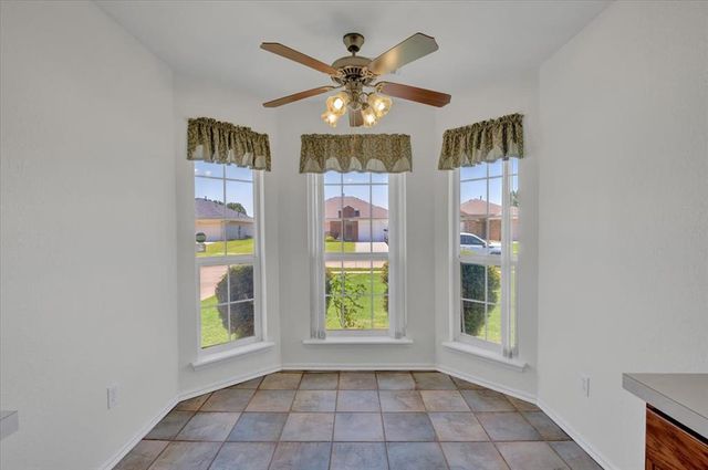 337 W Chantilly Way, Mustang, OK 73064