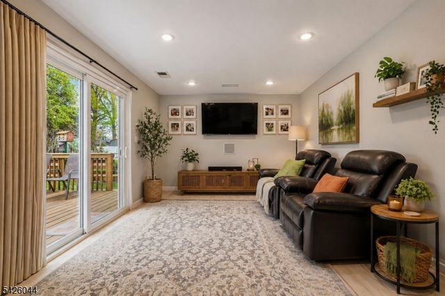 47 Sycamore St, Somerville Boro, NJ 08876