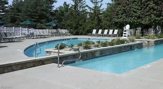 1605 Chapman Way 14, Broadview Heights, OH 44147