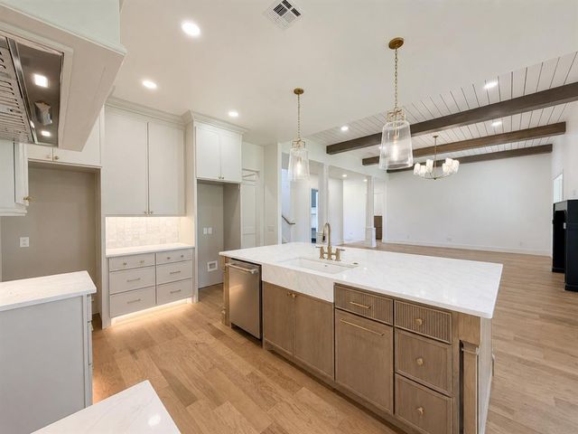 3032 Fountain Creek Drive, Edmond, OK 73034
