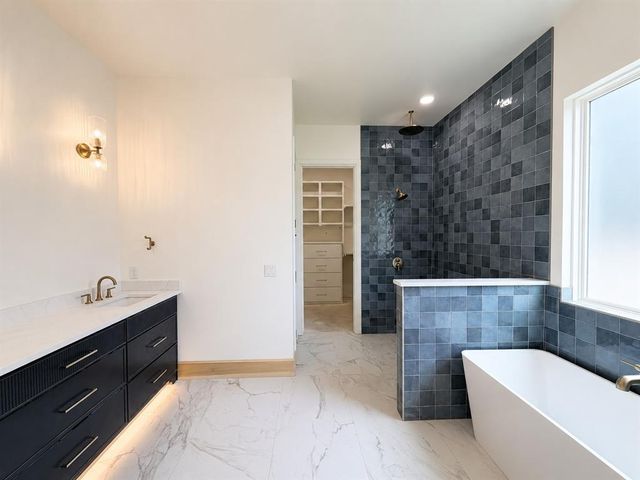 3032 Fountain Creek Drive, Edmond, OK 73034