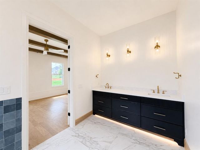 3032 Fountain Creek Drive, Edmond, OK 73034