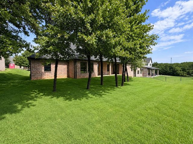 3032 Fountain Creek Drive, Edmond, OK 73034