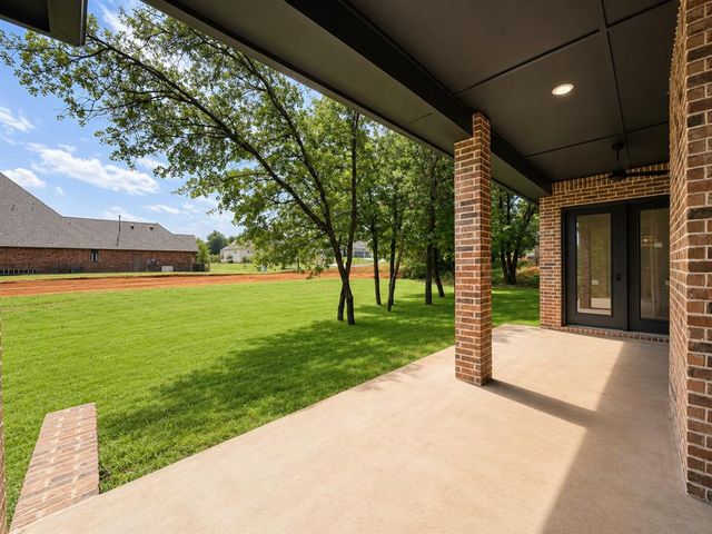 3032 Fountain Creek Drive, Edmond, OK 73034