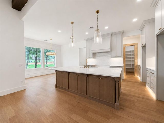 3032 Fountain Creek Drive, Edmond, OK 73034