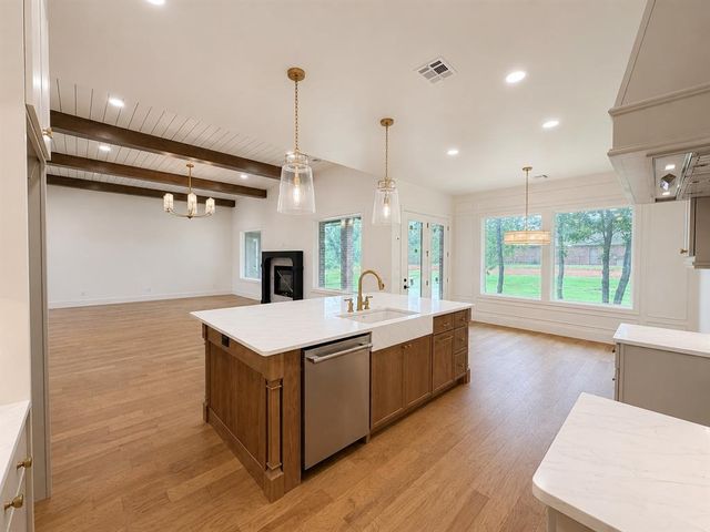 3032 Fountain Creek Drive, Edmond, OK 73034