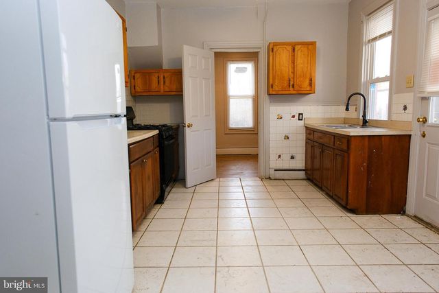 225 W FRONT ST, York, PA 17404