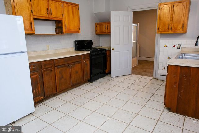 225 W FRONT ST, York, PA 17404