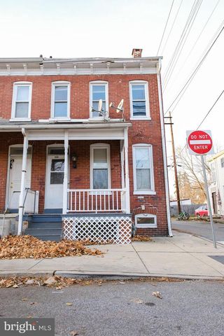 225 W FRONT ST, York, PA 17404