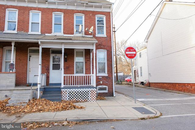 225 W FRONT ST, York, PA 17404