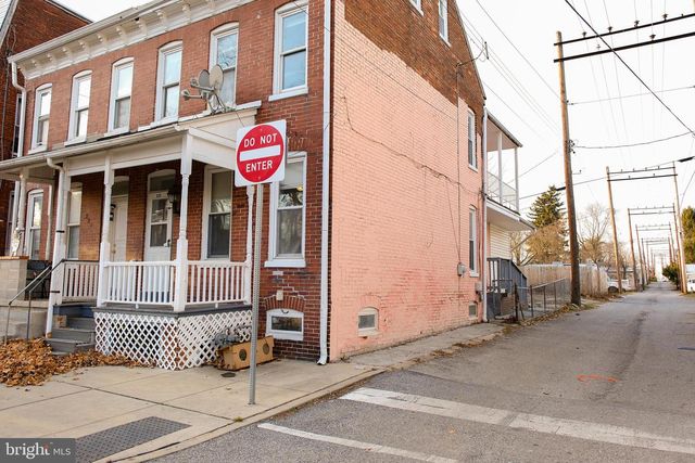 225 W FRONT ST, York, PA 17404