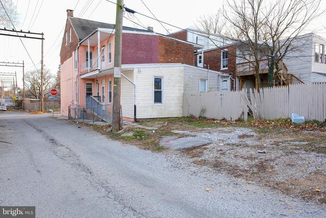 225 W FRONT ST, York, PA 17404