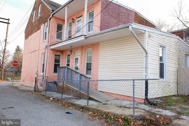 225 W FRONT ST, York, PA 17404