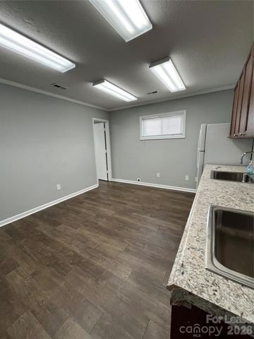 418 S South Street, Gastonia, NC 28052