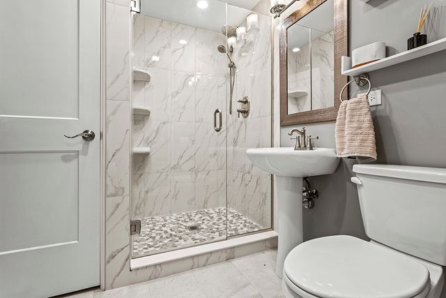 9954 S 84th Terrace 109, Palos Hills, IL 60465