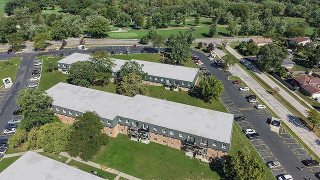 9954 S 84th Terrace 109, Palos Hills, IL 60465