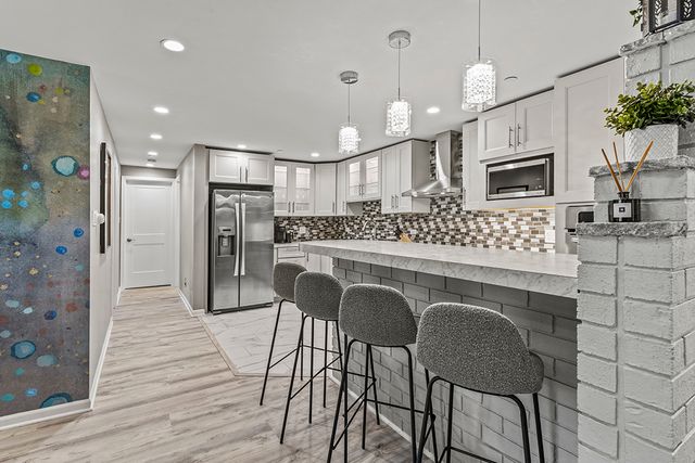 9954 S 84th Terrace 109, Palos Hills, IL 60465