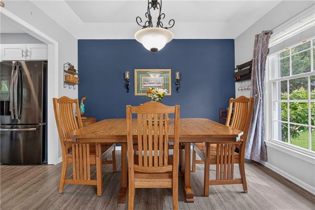 10112 Oakridge Drive, Overland Park, KS 66212