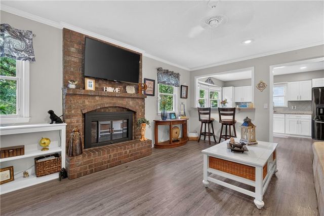10112 Oakridge Drive, Overland Park, KS 66212