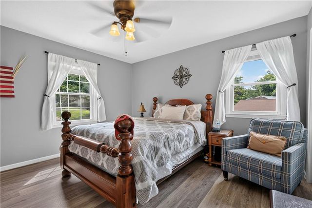 10112 Oakridge Drive, Overland Park, KS 66212