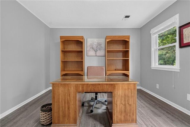 10112 Oakridge Drive, Overland Park, KS 66212