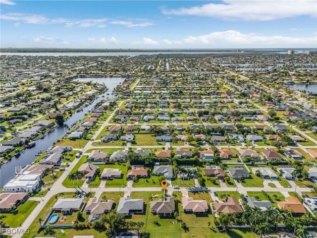 217 SW 43rd TER, Cape Coral, FL 33914