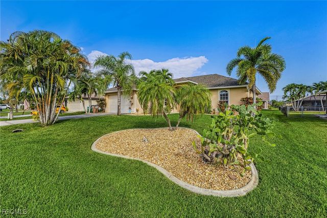 217 SW 43rd TER, Cape Coral, FL 33914