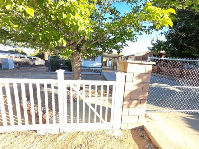 19053 Monterey, Hesperia, CA 92345