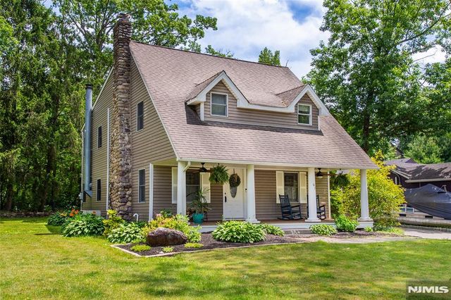 63 Ramapo Road, West Milford, NJ 07421