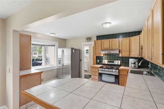 108 Thurlow Avenue, Irondequoit, NY 14609