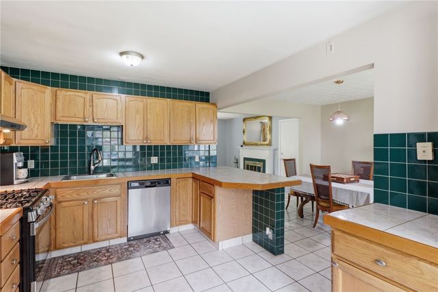 108 Thurlow Avenue, Irondequoit, NY 14609