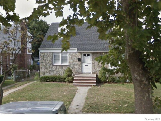 1047 N 7th Street Whole House, North New Hyde Park, NY 11040