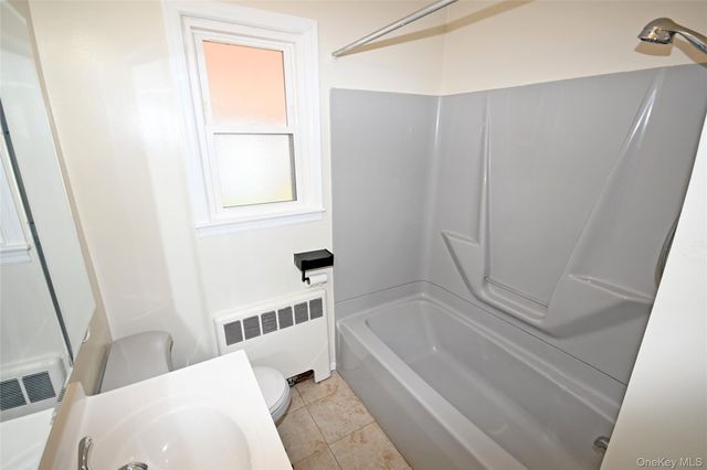 1047 N 7th Street Whole House, North New Hyde Park, NY 11040