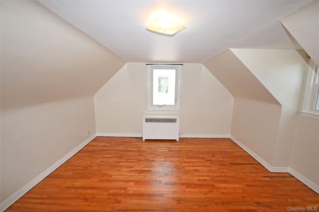 1047 N 7th Street Whole House, North New Hyde Park, NY 11040