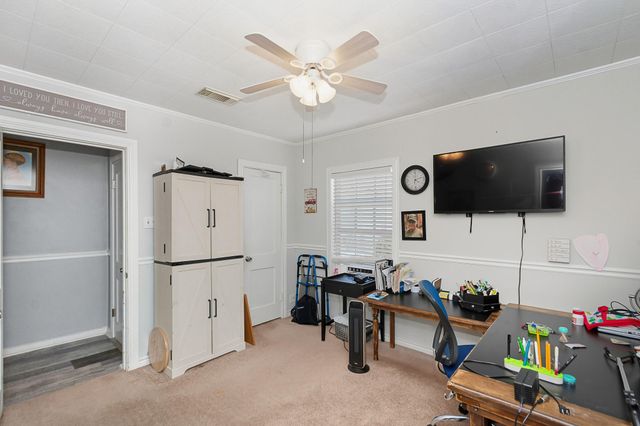 1406 W 6th Street, Freeport, TX 77541