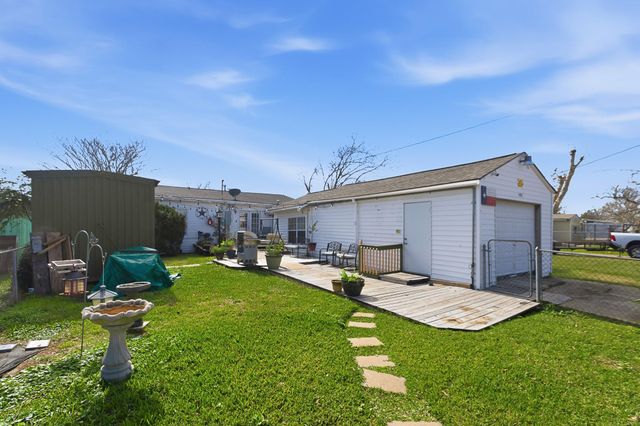 1406 W 6th Street, Freeport, TX 77541