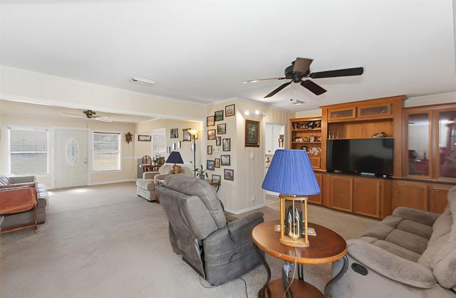 1406 W 6th Street, Freeport, TX 77541