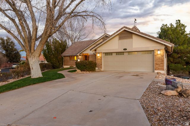 1180 E SHERMAN CIR, St. George, UT 84790