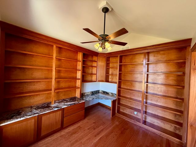 1913 W Leopard Drive, Dixon, IL 61021